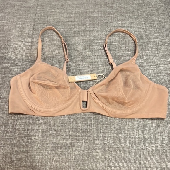 Skims Sheer Underwire Bra - Picture 2 of 8